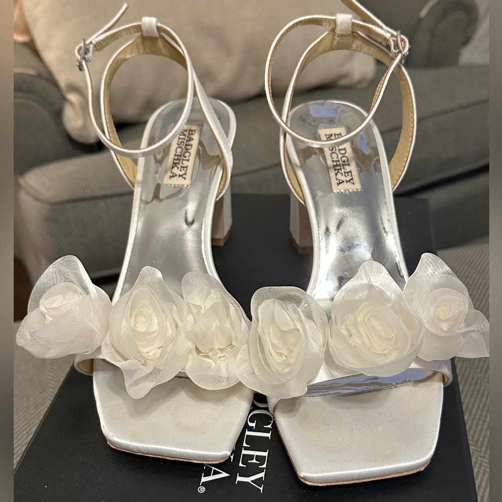 Badgley Mischka Carli Rosette Block Heels - Soft White - 6.5